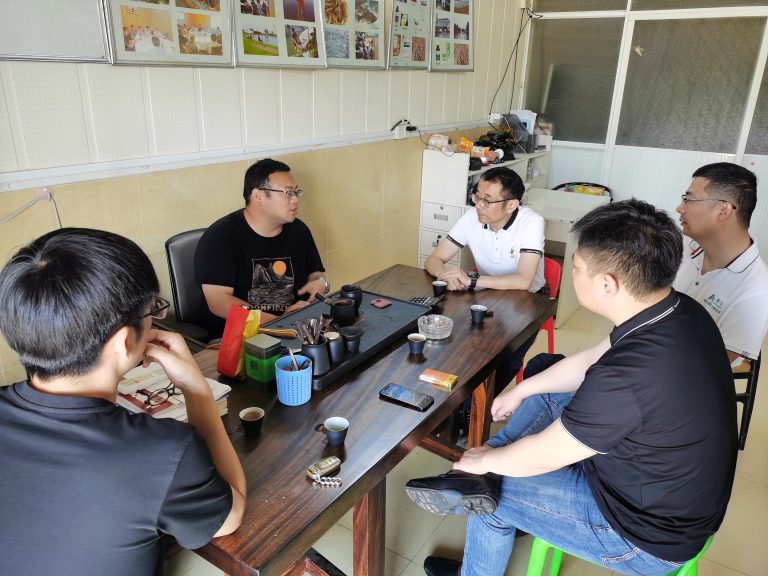 集團總裁周勝兵深入一線調研，戰略布局水産飼料核心市場